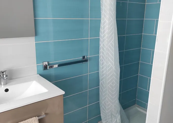 Duplex 24m2 Classé 2 étoiles à 2km D'aubenas *