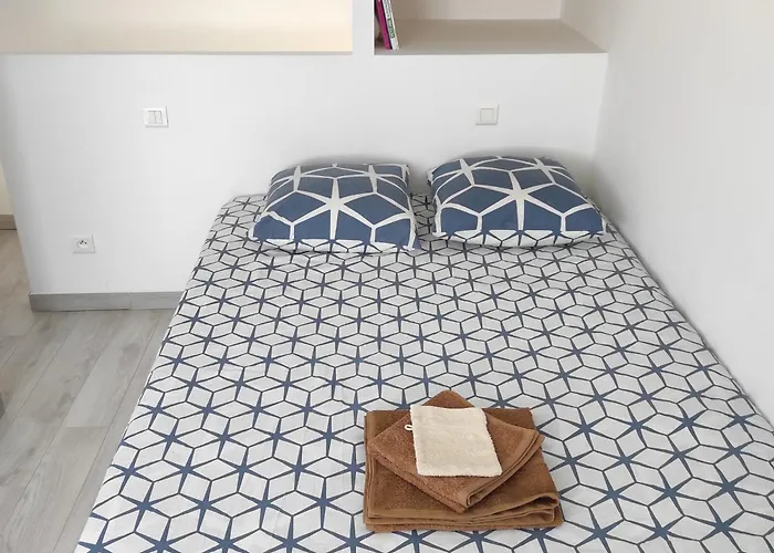 Duplex 24m2 Classé 2 étoiles à 2km D'aubenas Appartement *