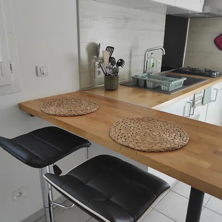 Duplex 24m2 Classe 2 Etoiles A 2km D'aubenas * Обена